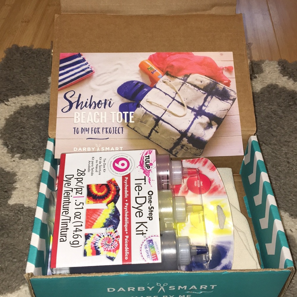 Tie-dye beach tote kit